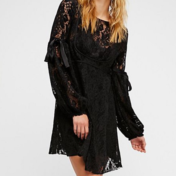 Free People Dresses & Skirts - Free People Ruby croceht lace mini dress
